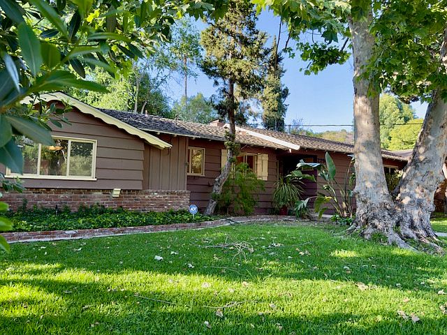 3 bed 2 bath Calif. Ranch style home