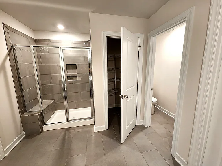 1071 Amberley Crossing Dr — Photo 32