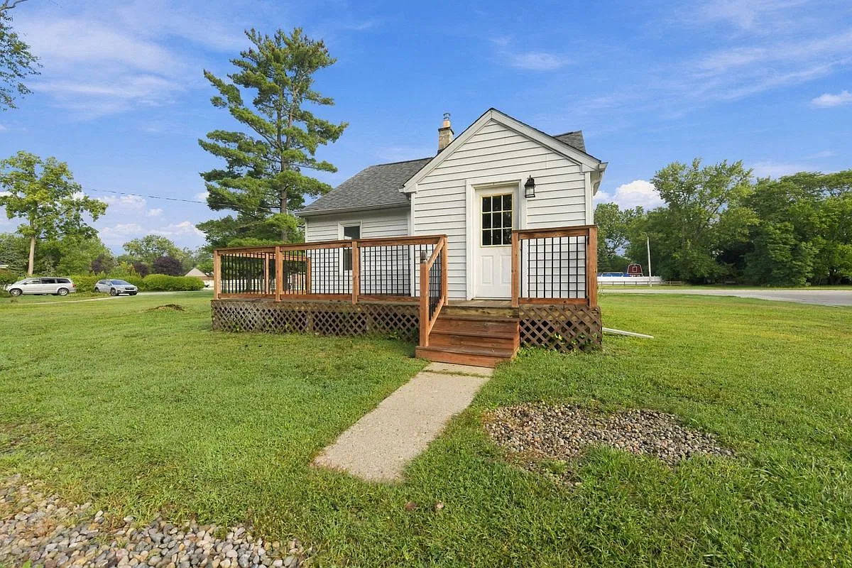 2 bed, 1.0 bath, 730 sqft, $1,450 — Photo 2