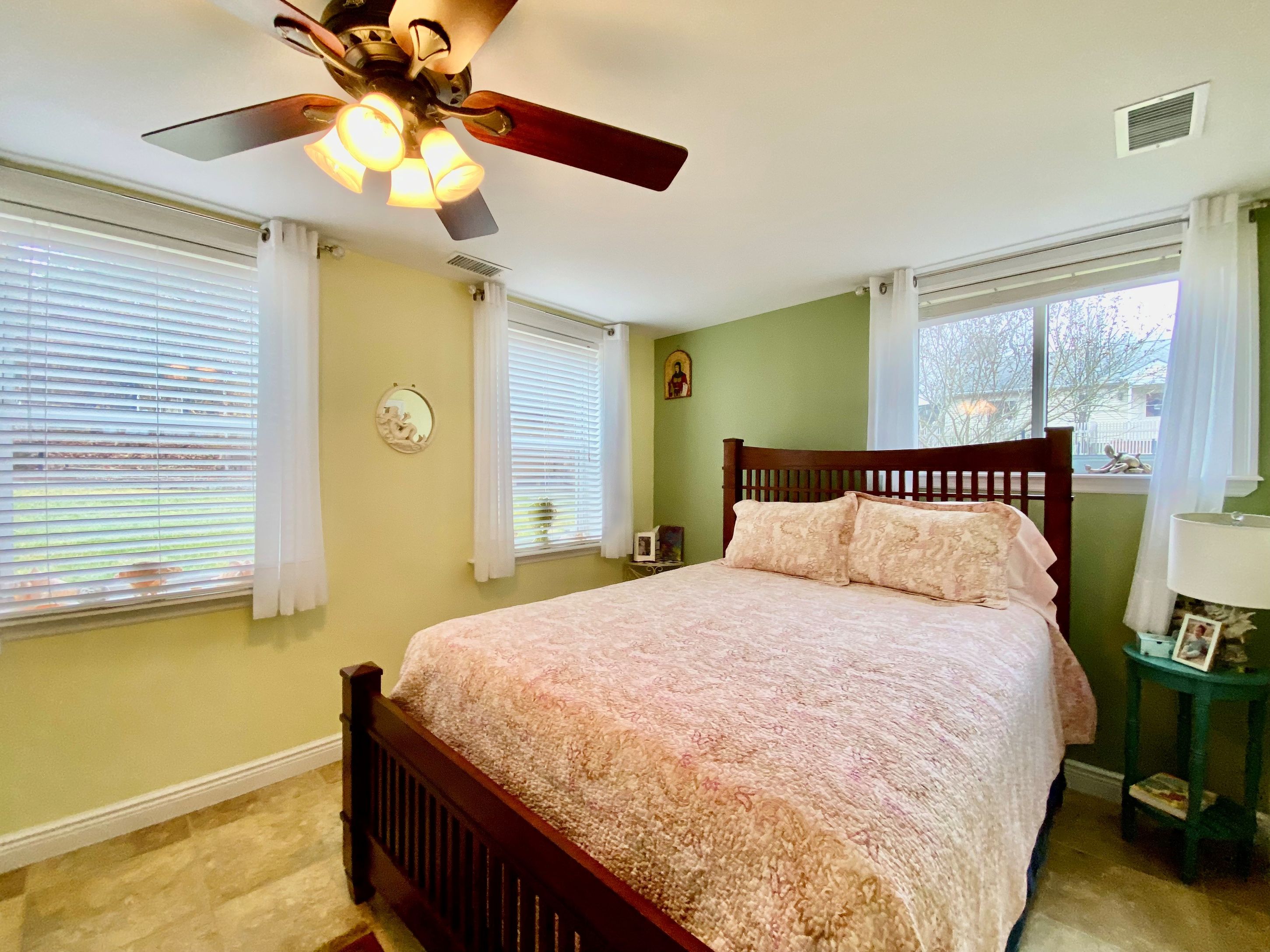 4225 Stars Rd, East Marion, NY 11939 Out East