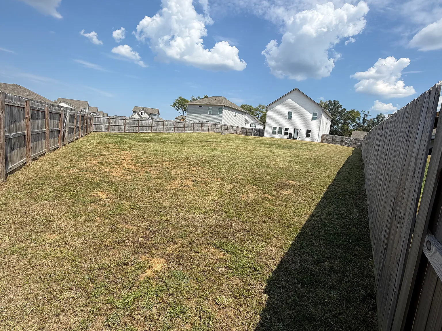 4 bed, 2.5 bath, 2565 sqft, $2,600 — Photo 4