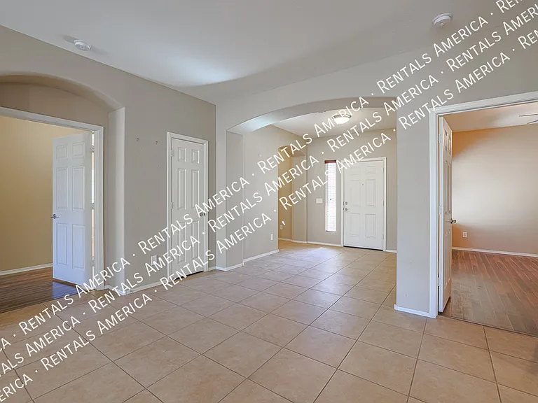 2954 E Coconino Dr — Photo 15