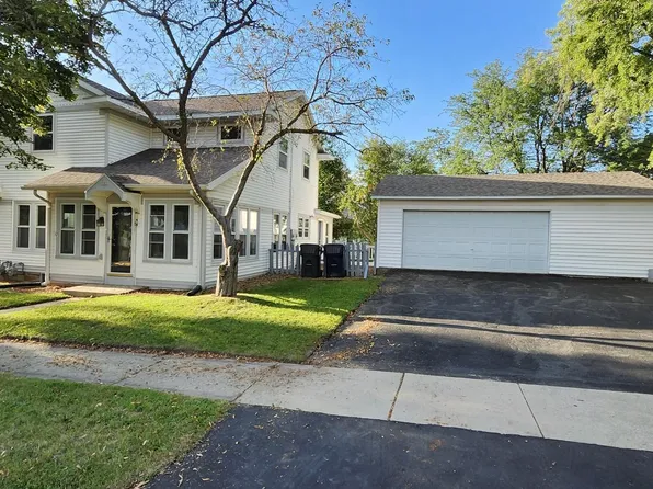 505 E Seward St, Poynette, WI 53955