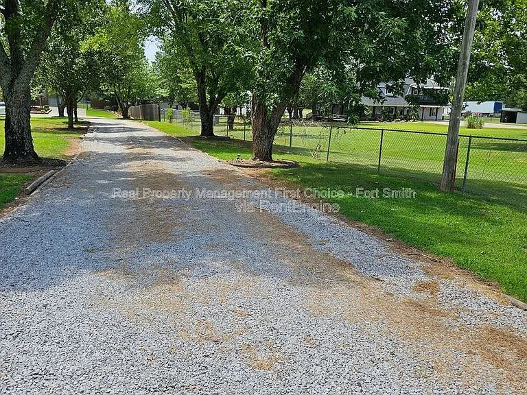 1300 Armistead Rd — Photo 6