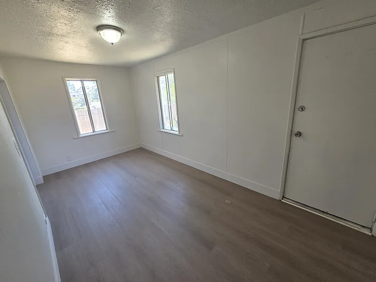 501 W 4th Ave — Photo 11