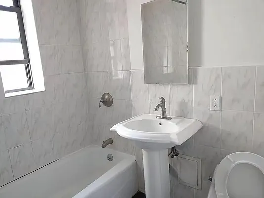 Rented by 1st Premier Realty Network Inc | media 6