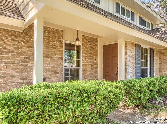 4th image of 3519 Red Oak Ln