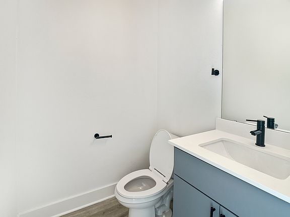 5th image of 6107 Begonia Cir #A
