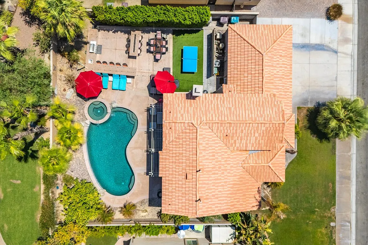 79320 Desert Wind Ct — Photo 1
