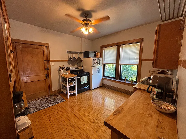 2101 N Leavitt St #3 — Photo 5