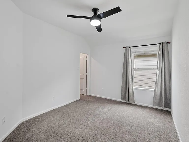 5634 Amber Brook Ln — Photo 31