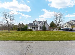 21 Lowe Meadow Ln, North Attleboro, MA 02760
