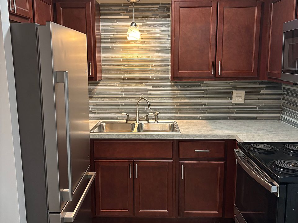 1st image of 528 Des Plaines Ave #4A