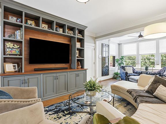 5th image of 3000 13th Ave S #2