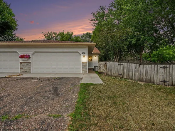 10609 Hummingbird St NW, Coon Rapids, MN 55433