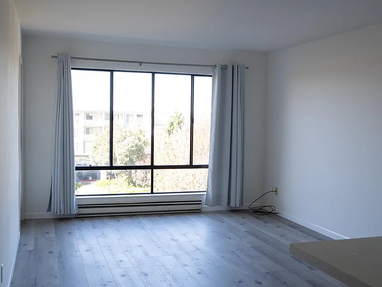 3 Commodore Dr #552 — Photo 3