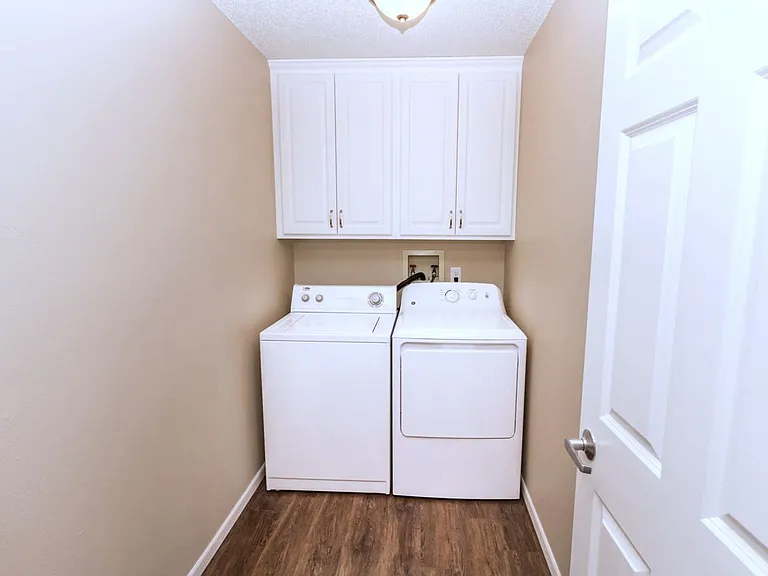 Terrace Hills Apartments — Photo 31