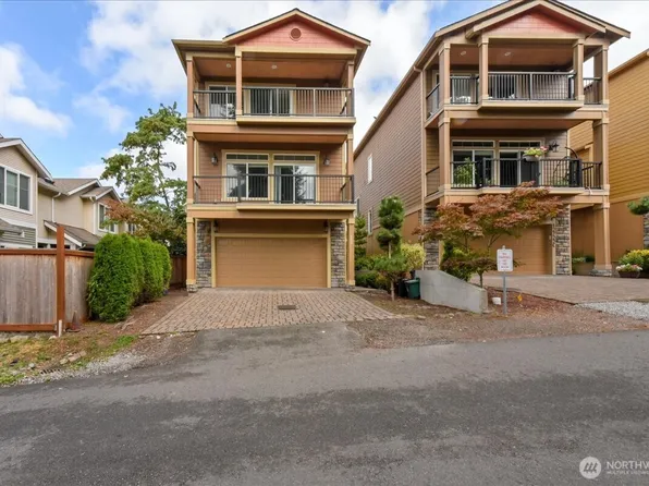 12722 35th AVE  House D NE, Seattle, WA 98125