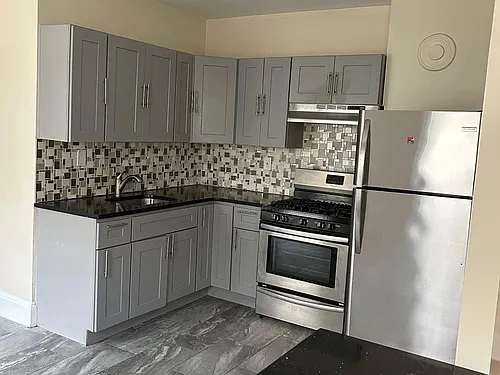 76 Hamilton St Photo 1