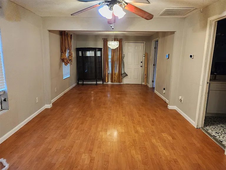 8215 Easter St — Photo 5