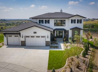 3912 Crest Cir, Bismarck, ND 58503