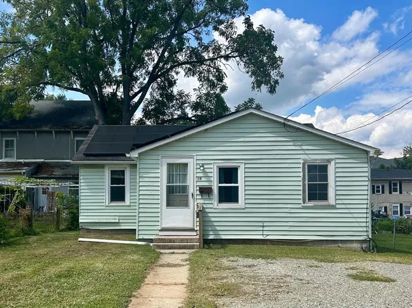 16 Myrtle St, Oxford, PA 19363
