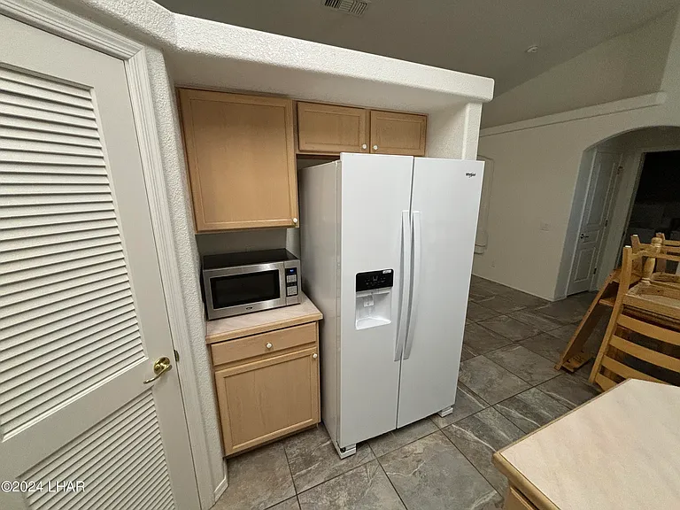 3720 Beachview Dr — Photo 11