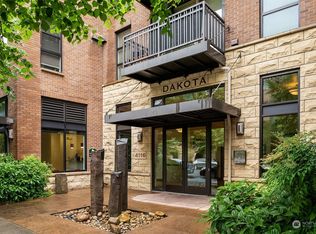 4116 California Ave SW APT 404, Seattle, WA 98116