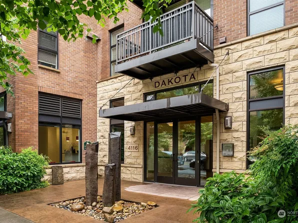 4116 California Avenue SW #404, Seattle, WA 98116