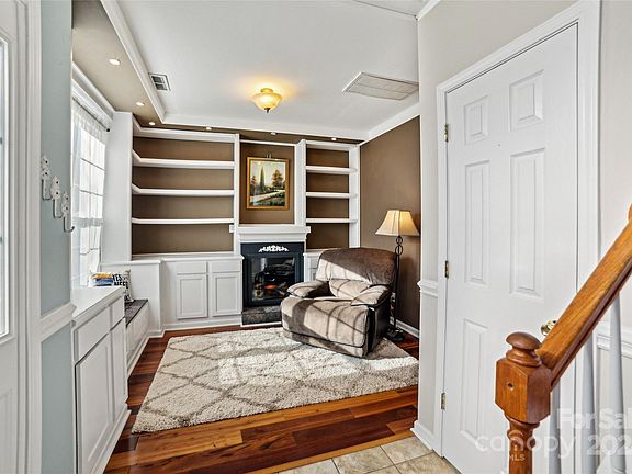 4th image of 8031 Shiny Meadow Ln