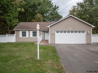 15 Pines Ct, Albany, NY 12203