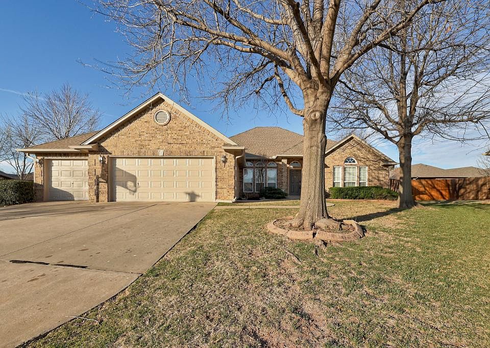 1st image of 1708 NW 161st Cir
