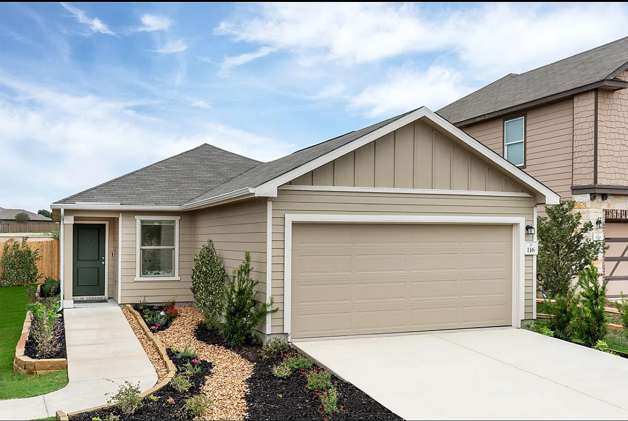 3 bed, 1242 sqft, $1,545 — Photo 1