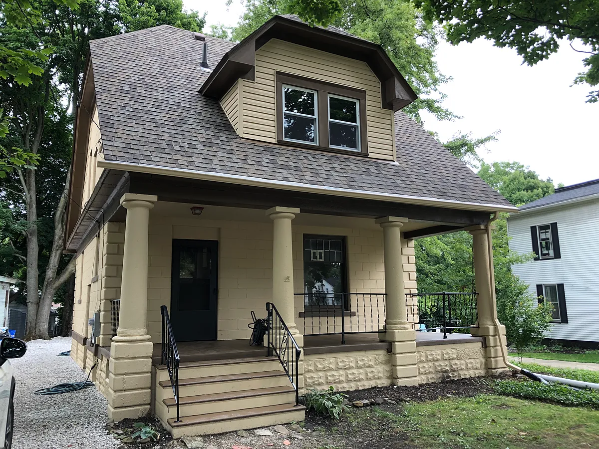 Building Photo - 427 Rockwell St
