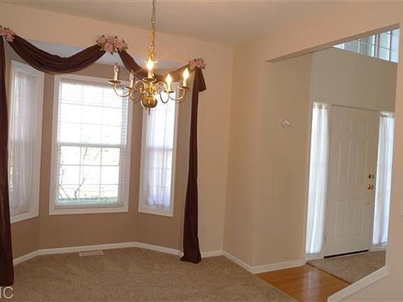 3rd image of 250 Carnoustie Ave SE