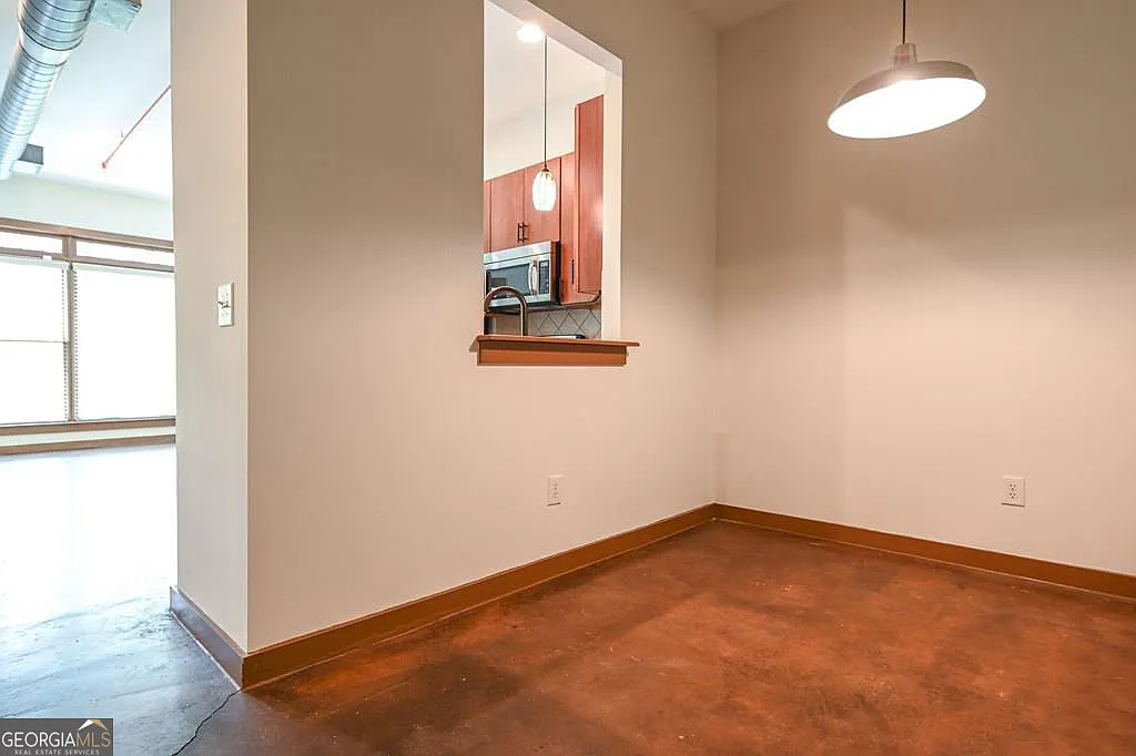 1 bed, 1.0 bath, 852 sqft, $1,375 — Photo 3