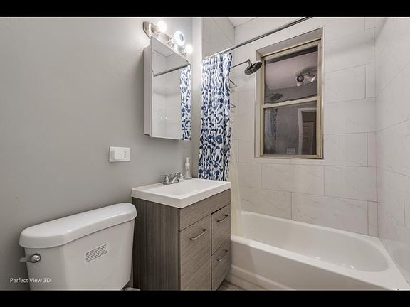 3rd image of 3923 W Ainslie St #1