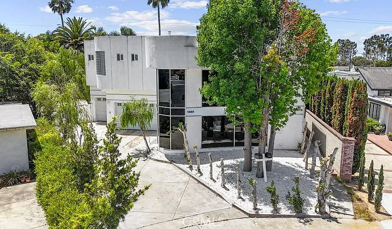 1580 San Bernardino Pl — Photo 1