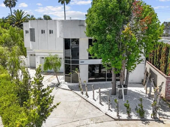 1580 San Bernardino Pl, Costa Mesa, CA 92627