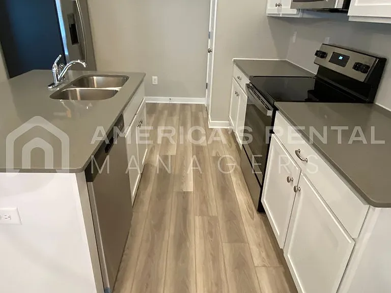 115 Avalon Way — Photo 6