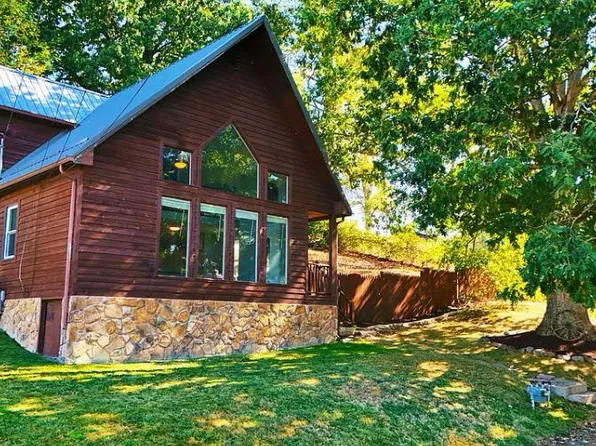 308 Highlawn Park Ave, Oak Hill, WV 25901