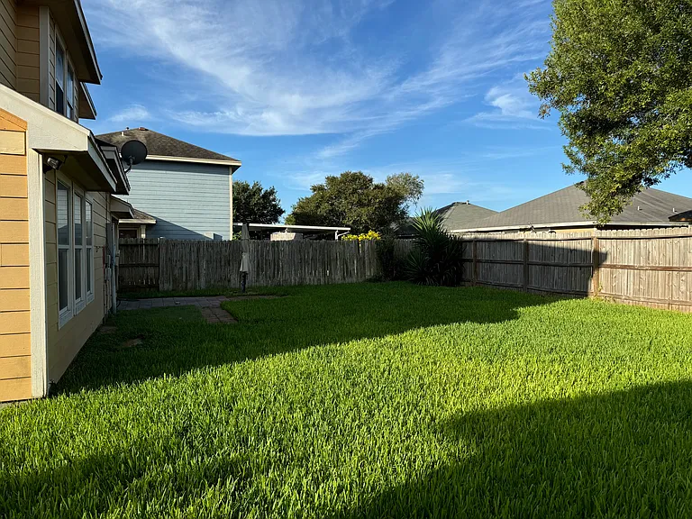 2305 Star Glow Dr — Photo 12