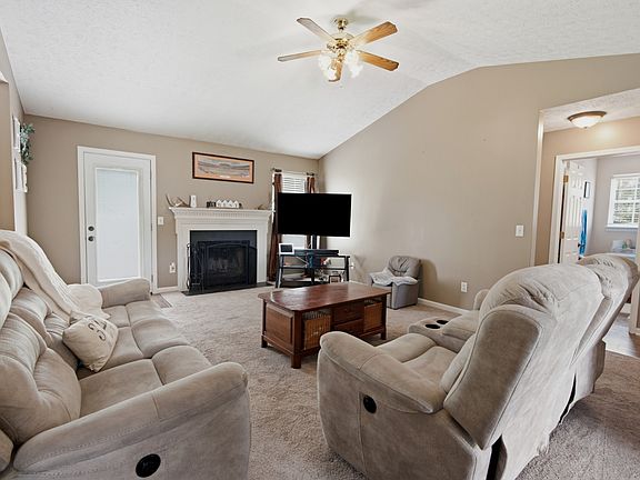 3rd image of 710 Pinehurst Point