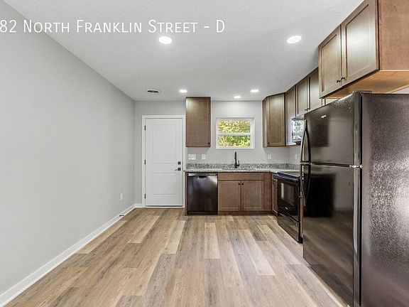 5th image of 382 N Franklin St #D