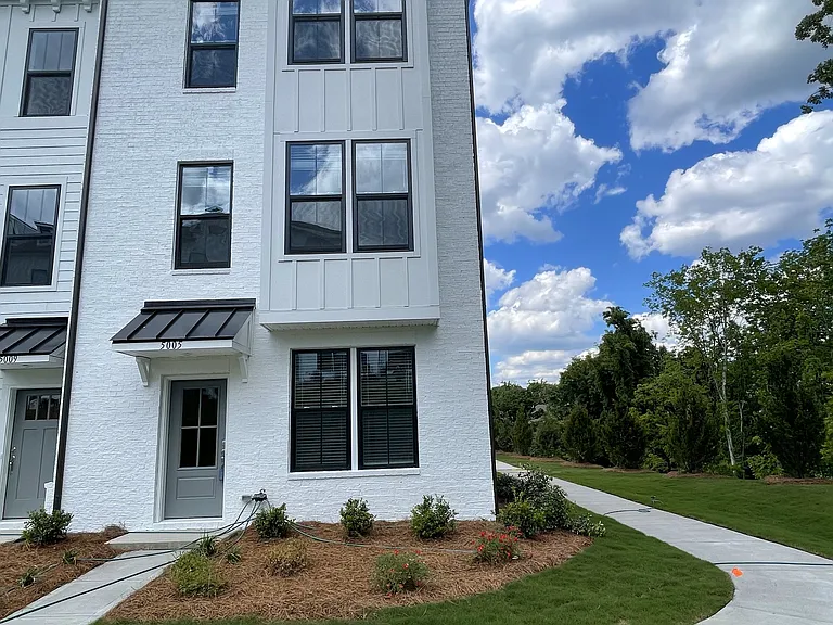 5005 Layman Dr — Photo 4