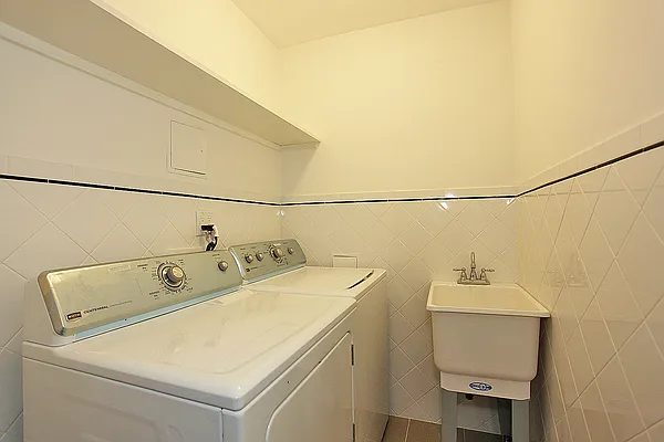 Sold by Dorsa Group | media 20