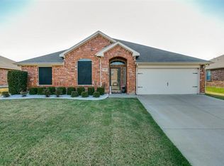921 Meadowlark Ln, Desoto, TX 75115