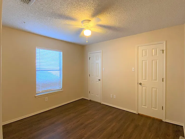 6845 Iola Ave — Photo 16