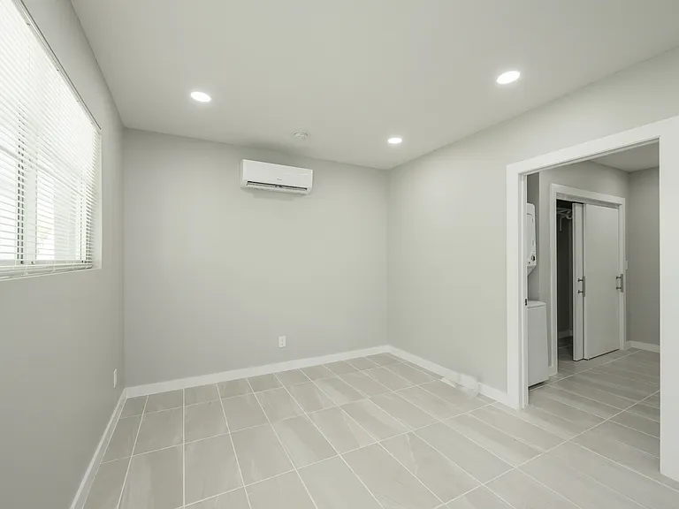 818 Elizabeth St #1 — Photo 3