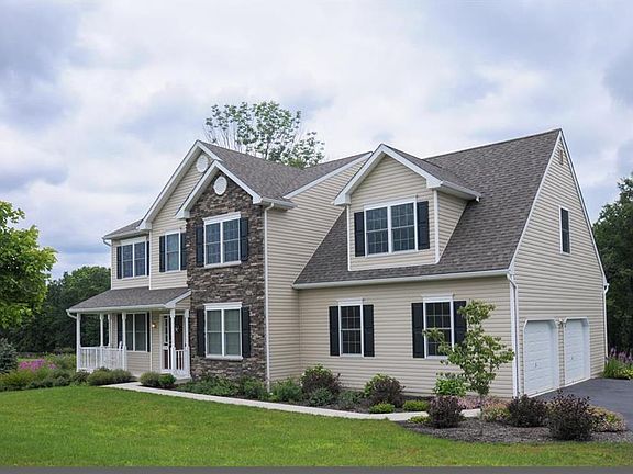 3rd image of 134 Country Chase Dr